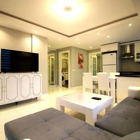 Cleopatra 6 Apartment *